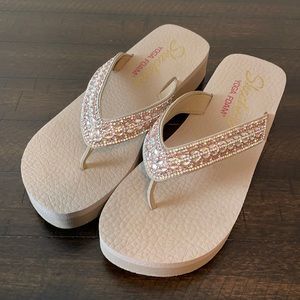 Sketchers Cali Vinyasa Women’s Wedge Sandal